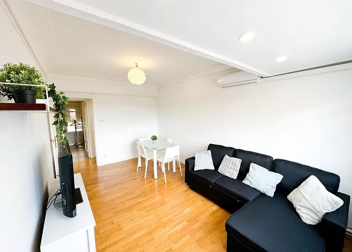 Apartment Highway To El Pilar Comotucasa